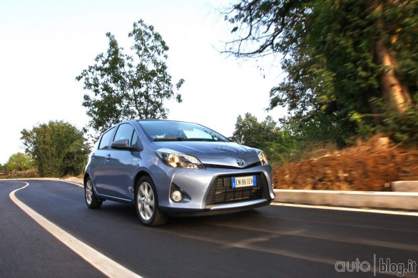 Toyota Yaris Hybrid 2013