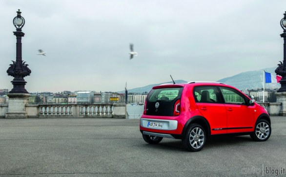 Volkswagen Cross Up!: Prezzo, dimensioni e prova su strada