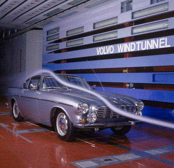 Volvo P1800 compie 50 anni