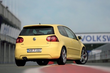 VW Golf GTI Pirelli