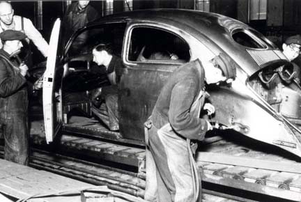 60 anni fa la consegna del primo Volkswagen Maggiolino